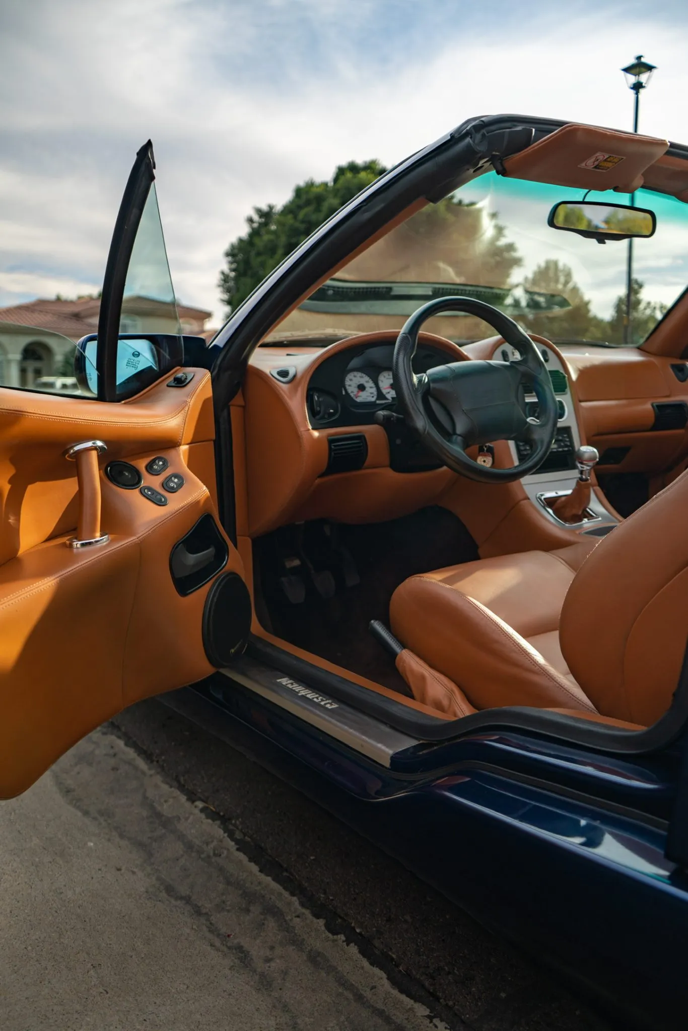 2000_qvale_mangusta_408BB648-43B9-42E5-8CAD-A667E1E99BC9_1_102_o-37271-scaled