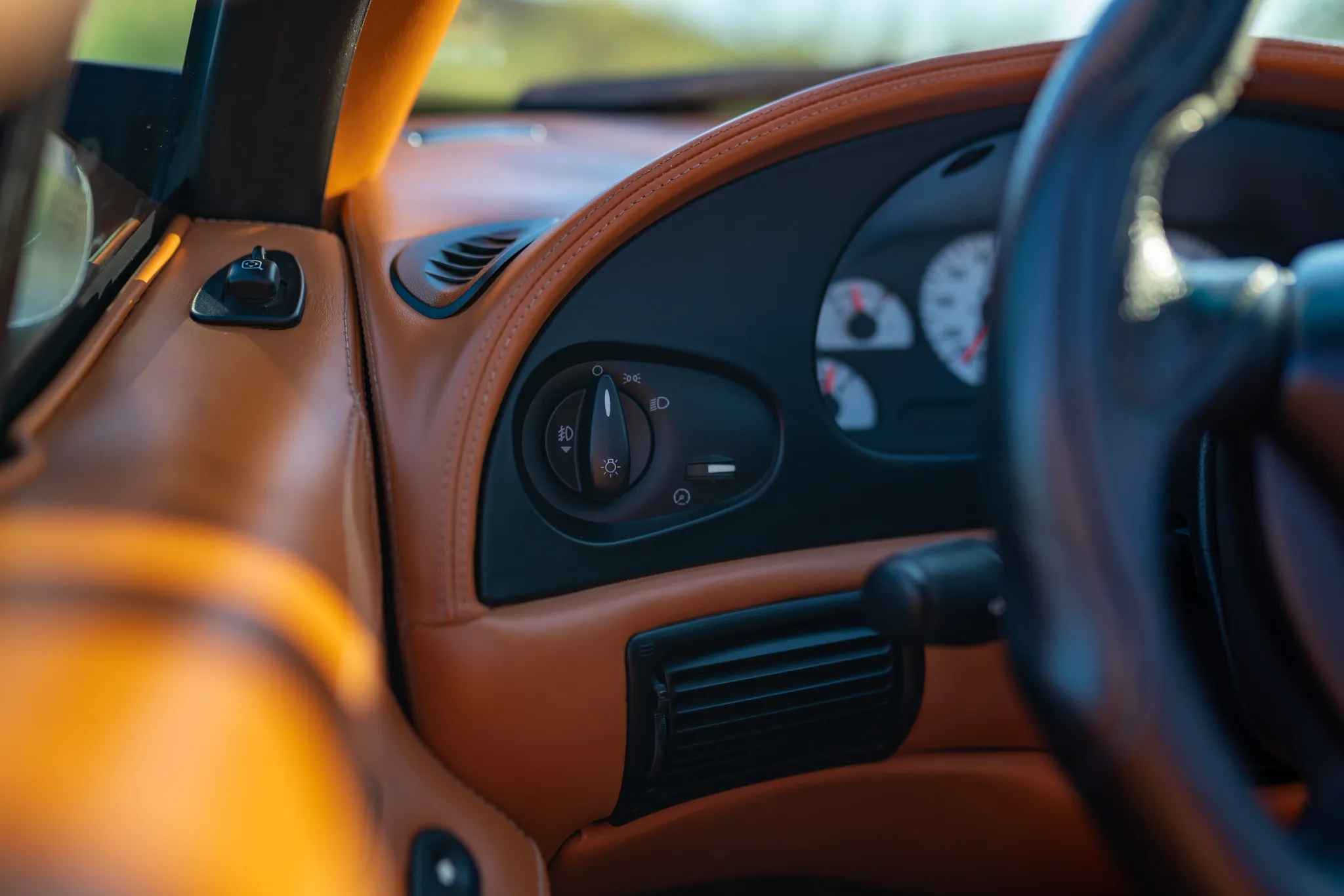 2000_qvale_mangusta_7r302749-73289