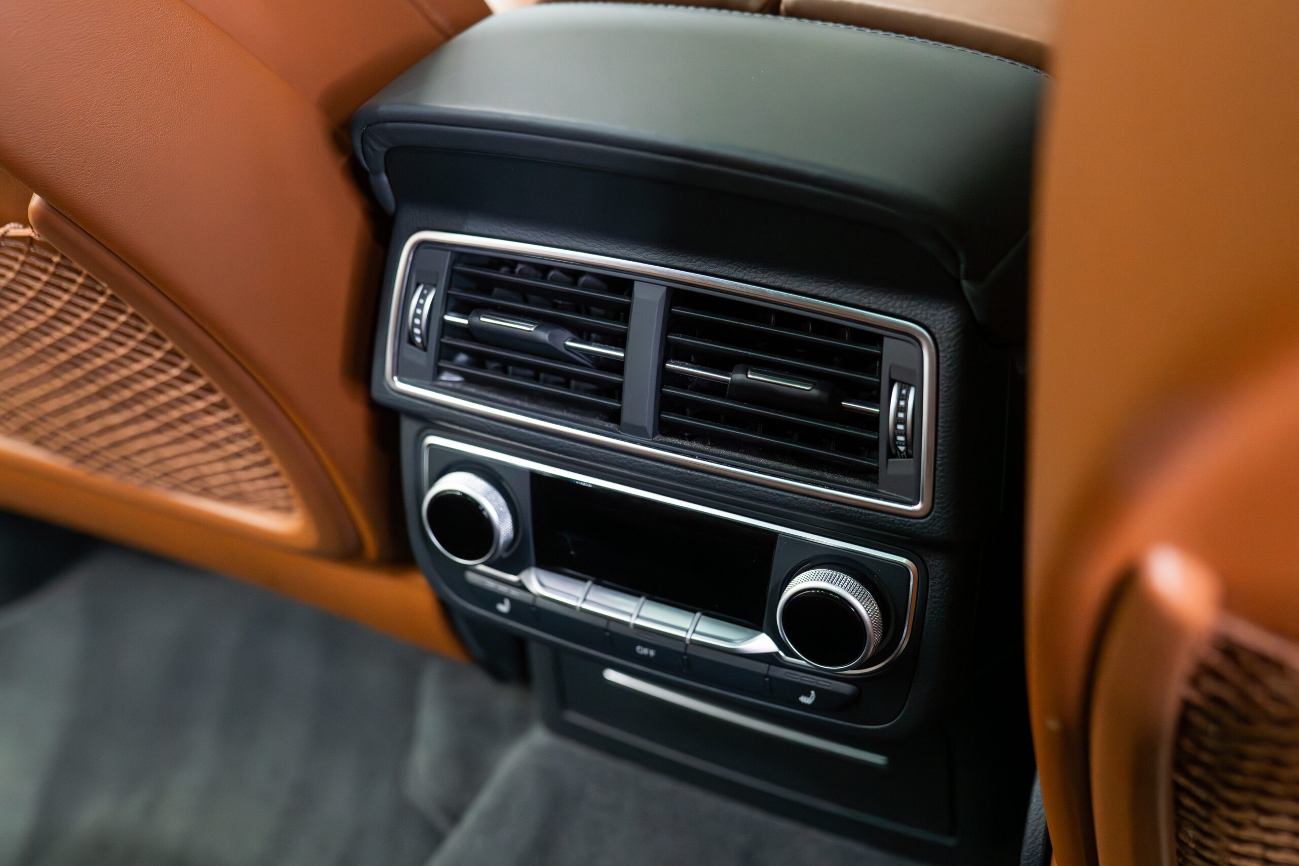 Q7-Interior-078