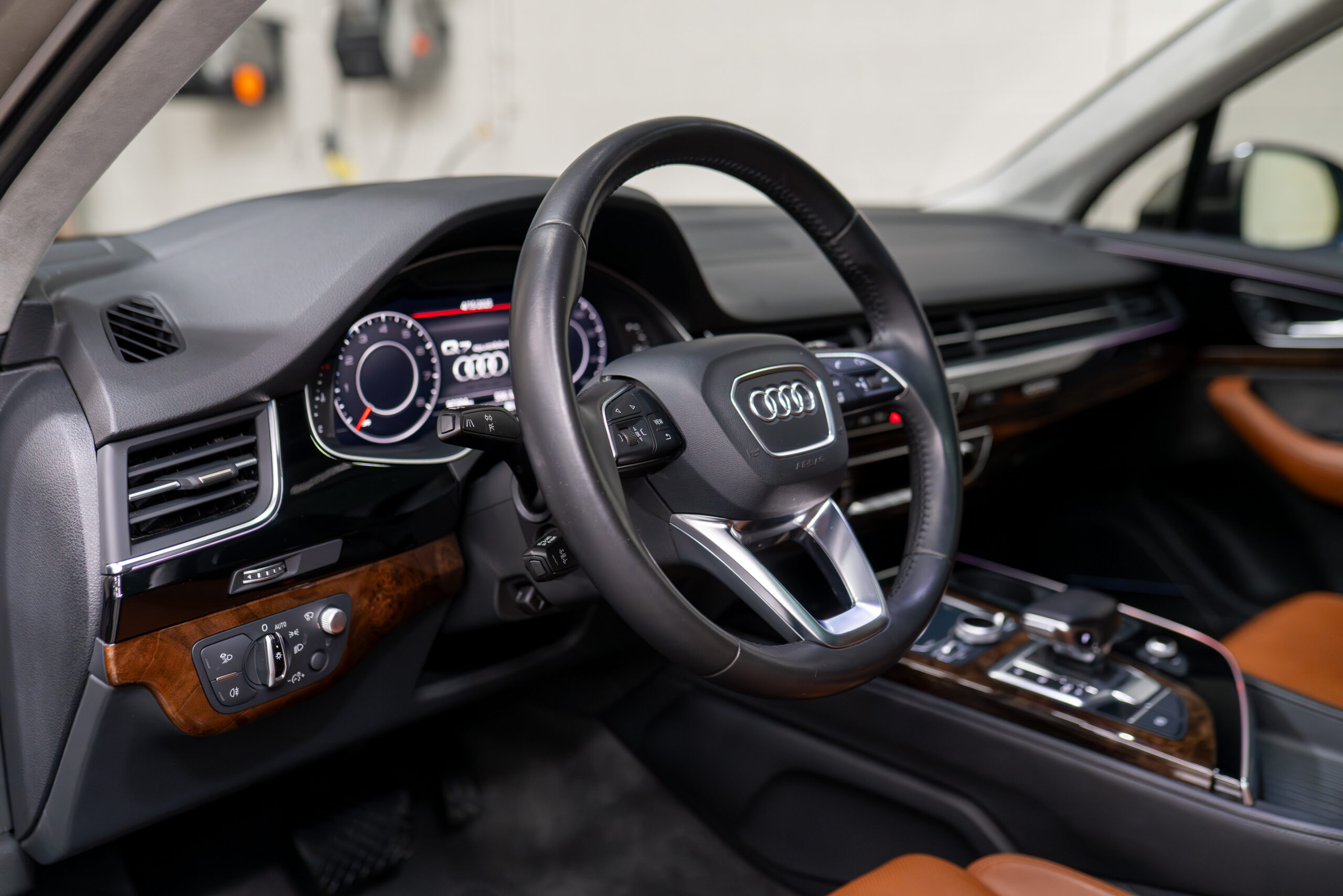 Q7-Interior-109