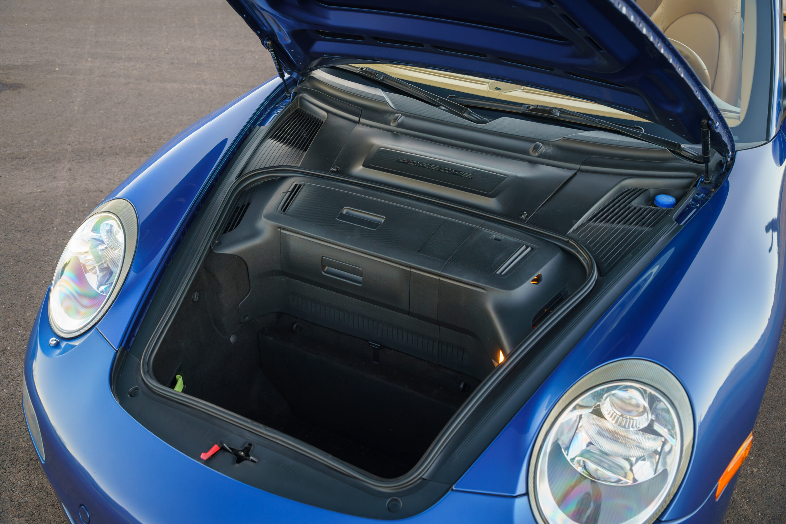 bdcc-blue-997-cab-068